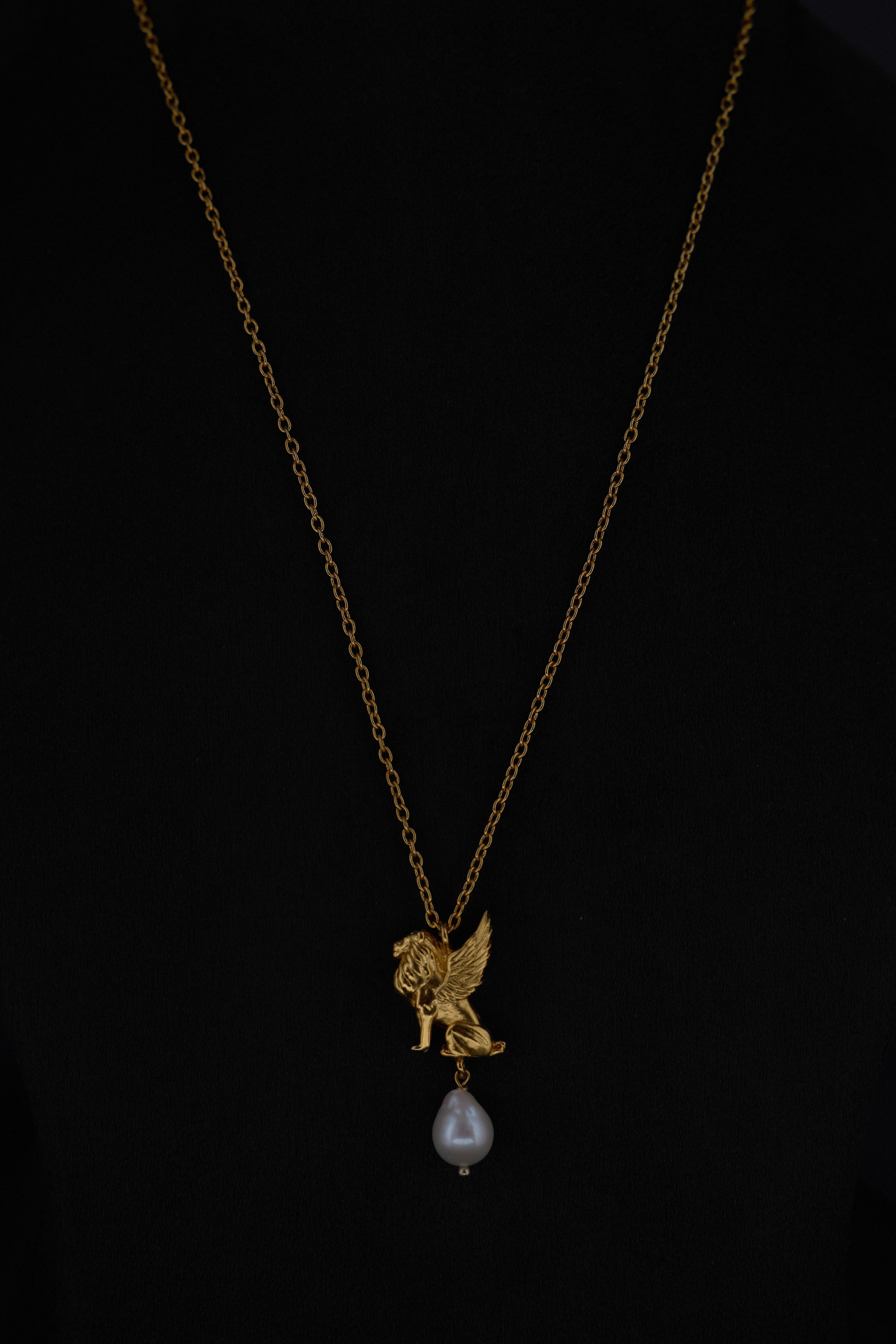 The Roaring Venetian Droplet Pendant in Gold