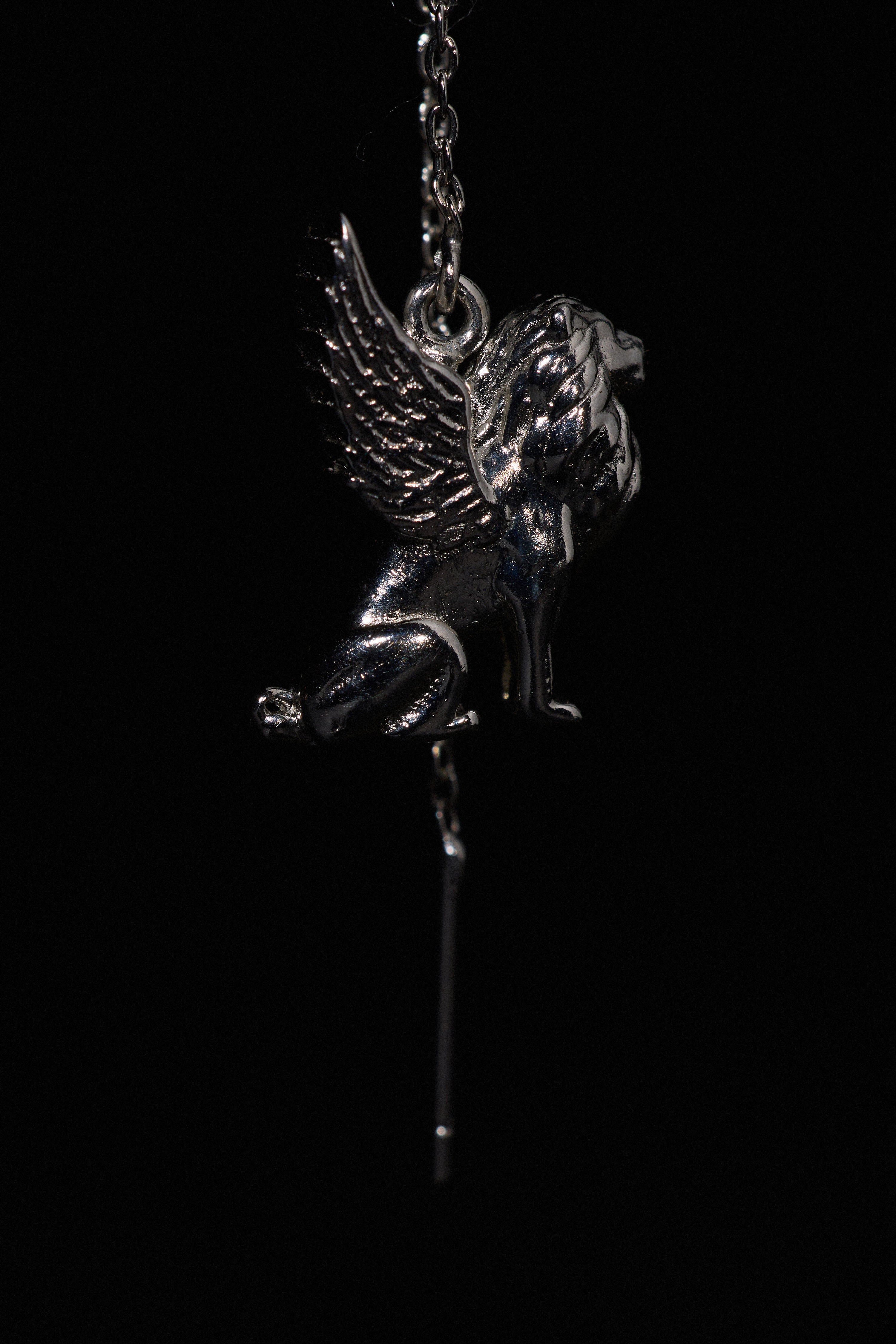 The Venetian Lion Needlehead in Starlight