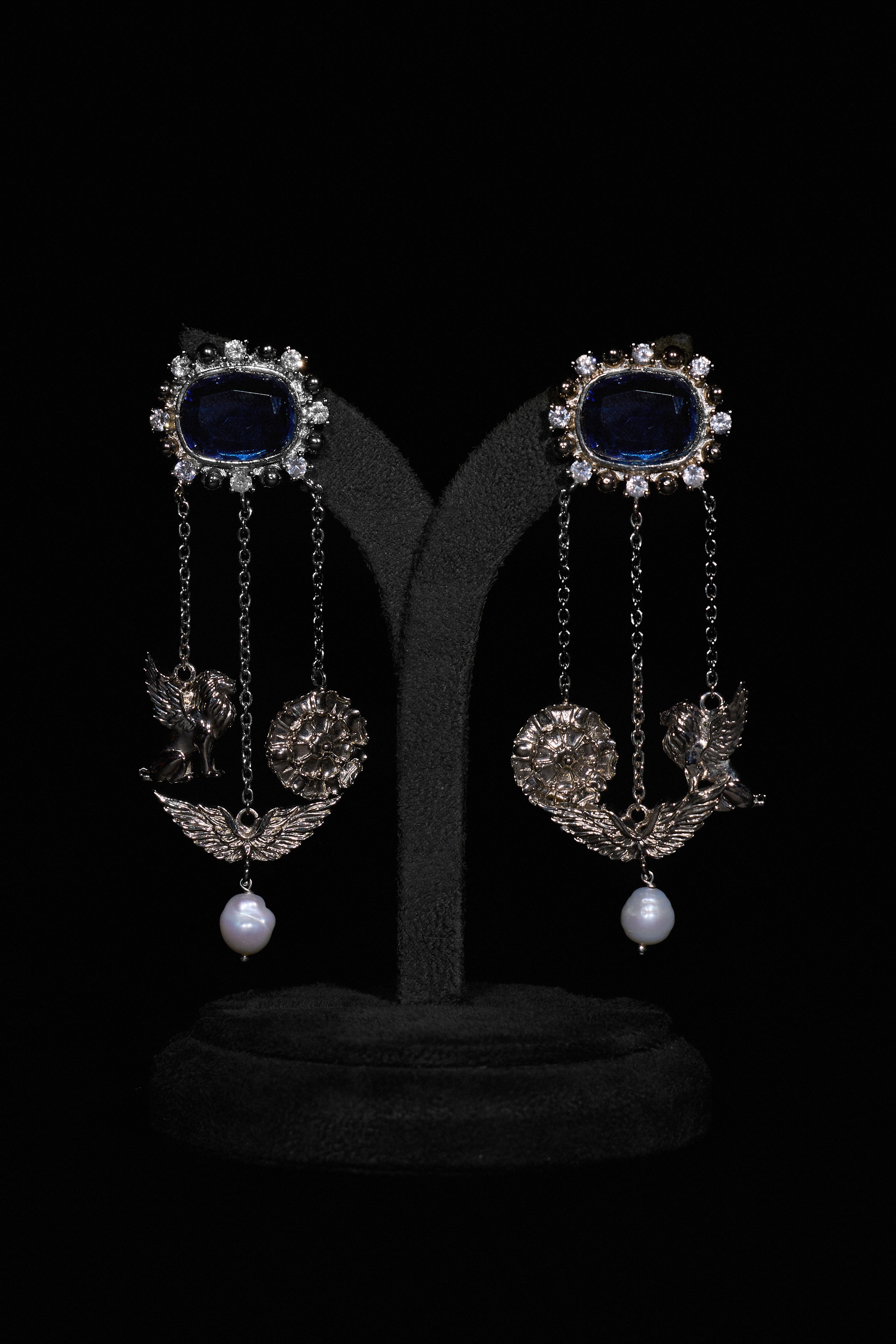 The Signature Baroque Parisian Blue Droplets in Starlight