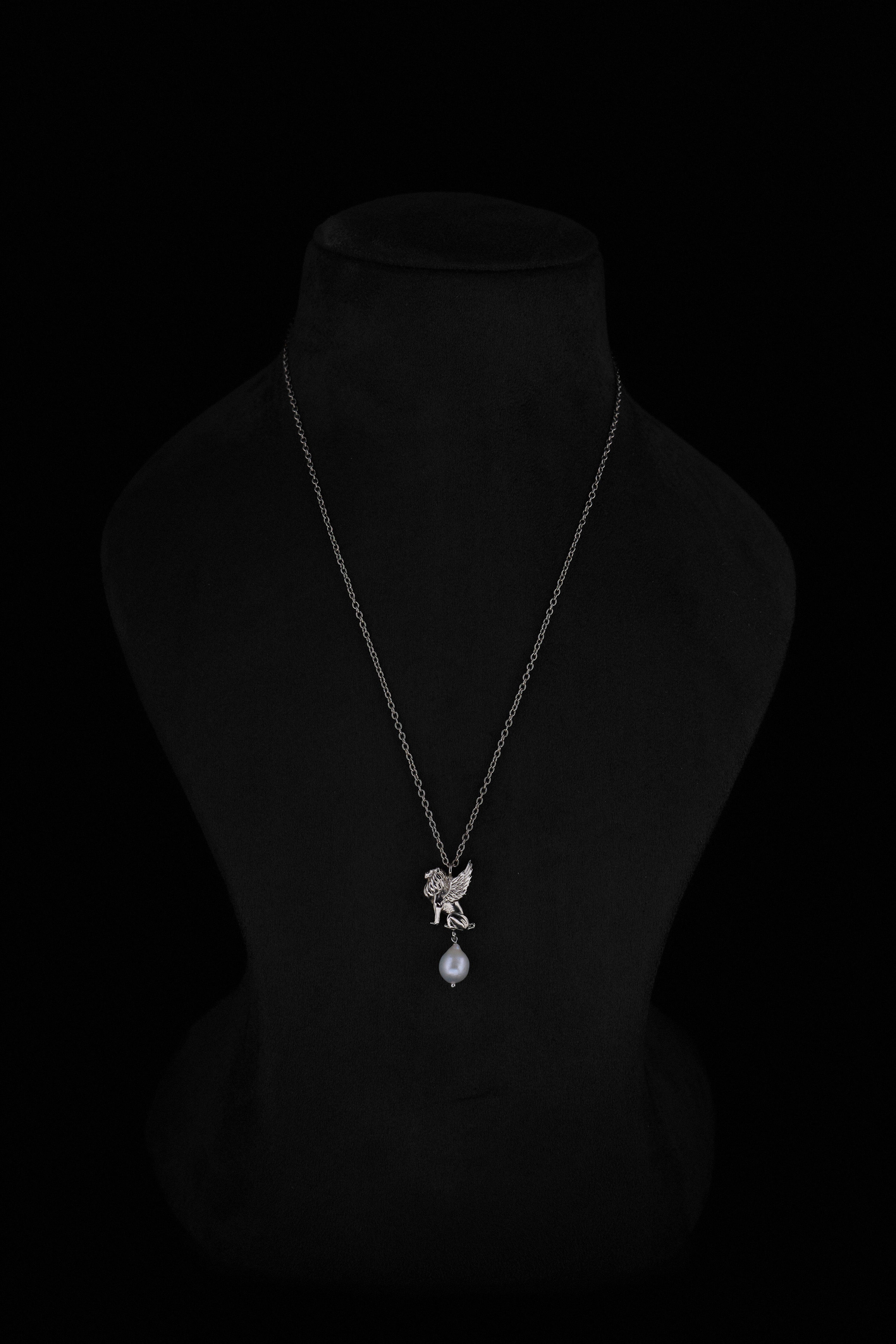 The Roaring Venetian Droplet Pendant in Starlight